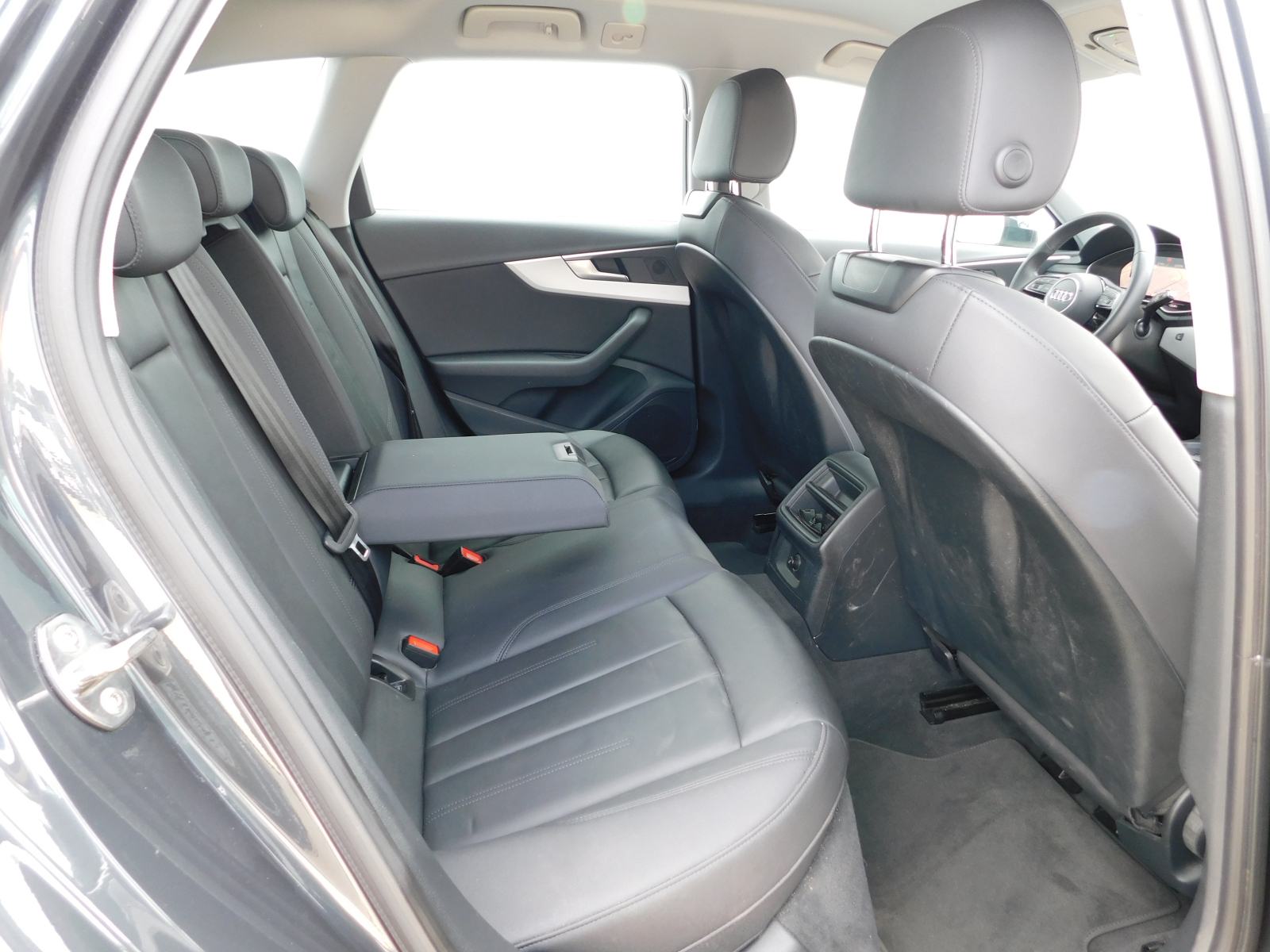 Audi A4 Avant 30 TDI S tronic-LEASING BEZ UČEŠĆA!, fotografija 13