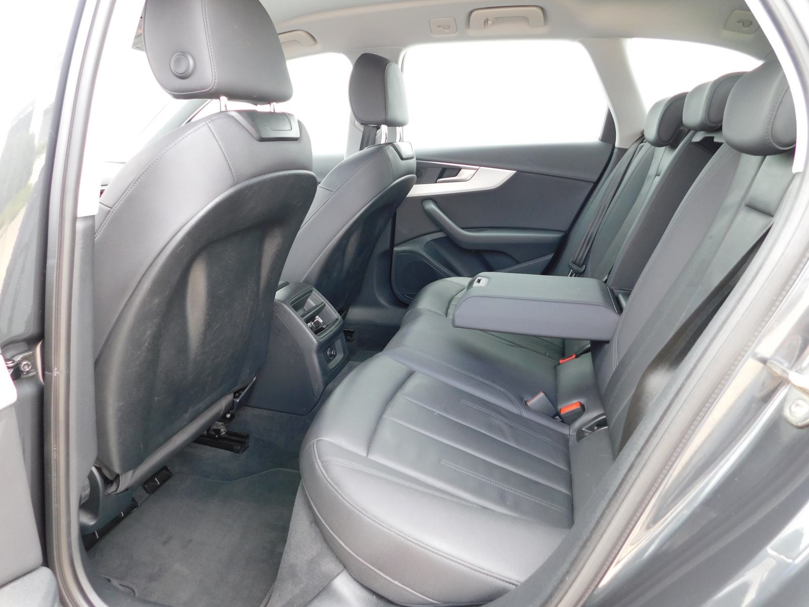 Audi A4 Avant 30 TDI S tronic-LEASING BEZ UČEŠĆA!, fotografija 11