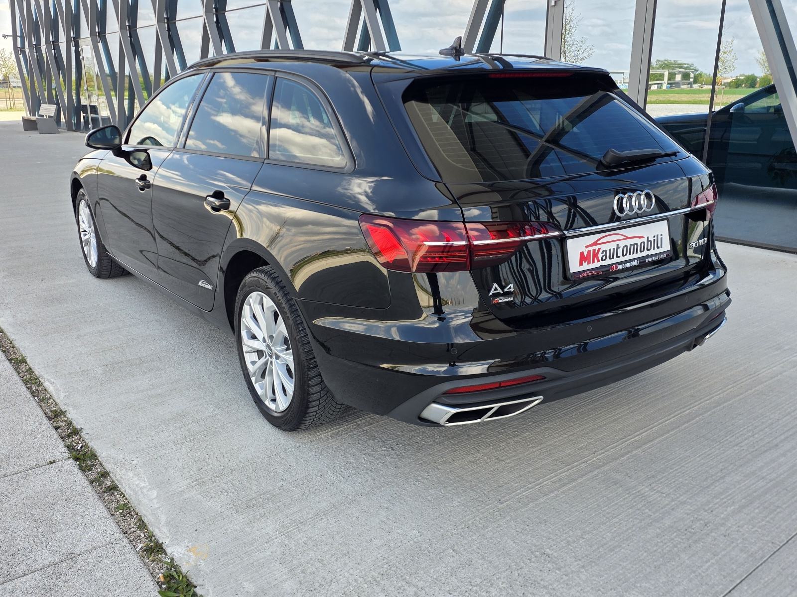 Audi A4 Avant 30 TDI VIRTUAL,FUL LED,NAVI 135 T.K.M, fotografija 4
