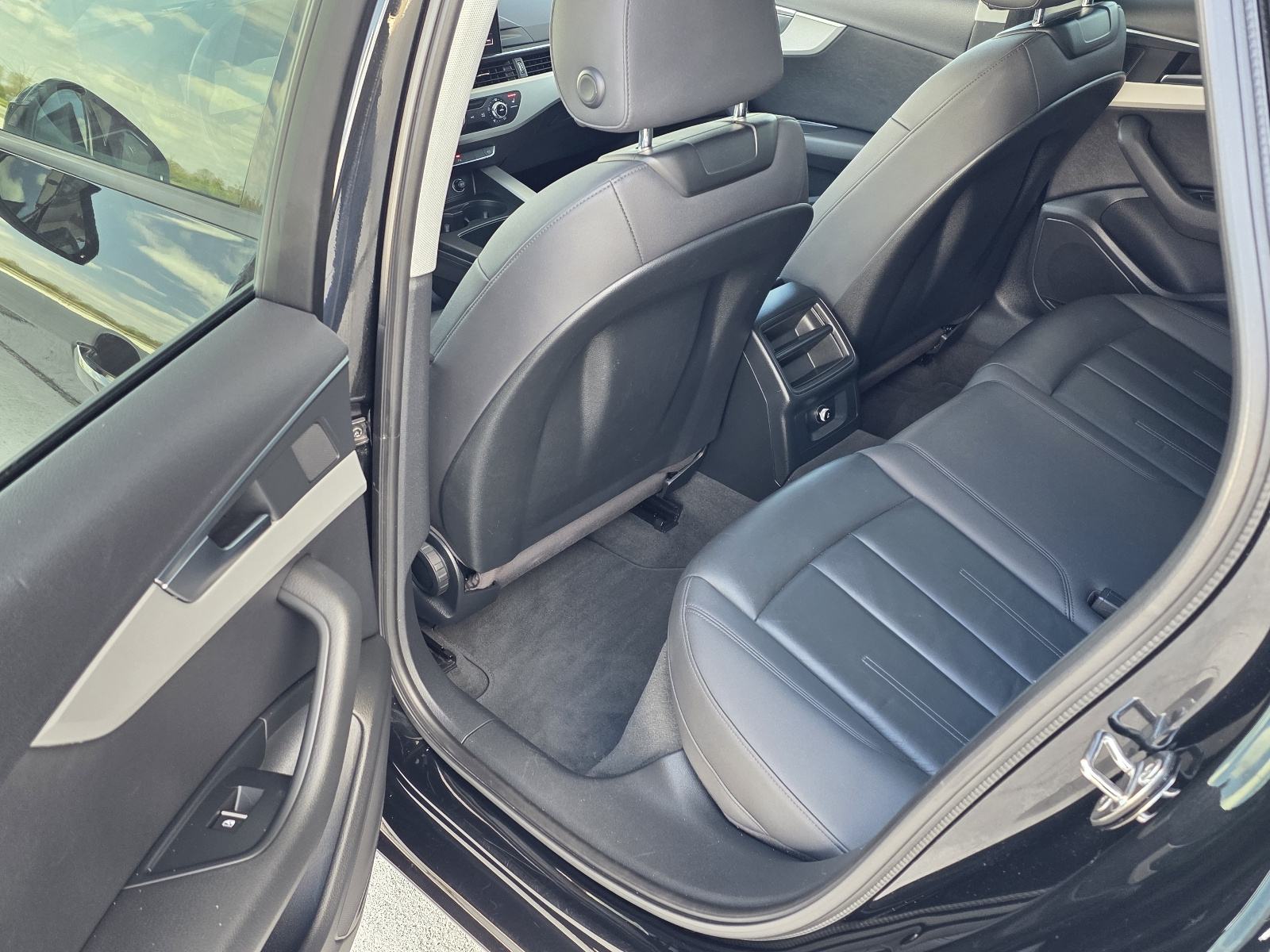 Audi A4 Avant 30 TDI VIRTUAL,FUL LED,NAVI 135 T.K.M, fotografija 16