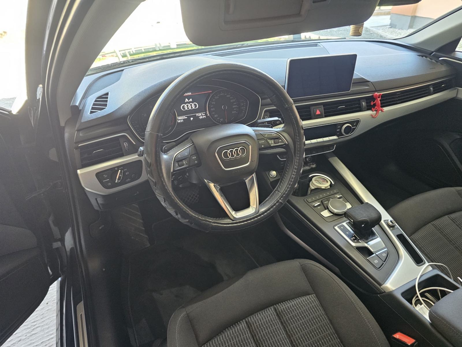 Audi A4 Avant 35 TDI automatik S-line, fotografija 11