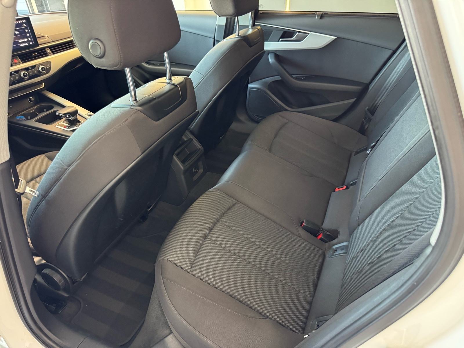 Audi A4 Avant 35 TDI S-tronic Advanced+ 2021.; LED; Navi; 1. vl.;, fotografija 8
