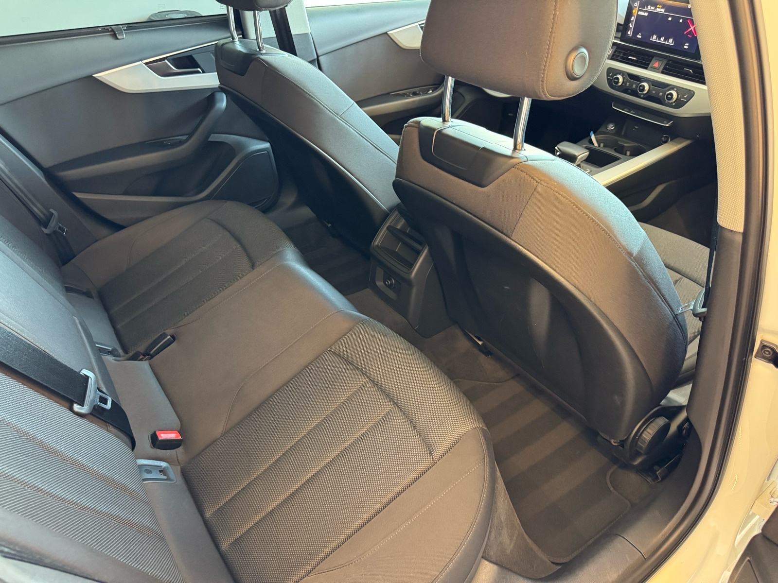 Audi A4 Avant 35 TDI S-tronic Advanced+ 2021.; LED; Navi; 1. vl.;, fotografija 11