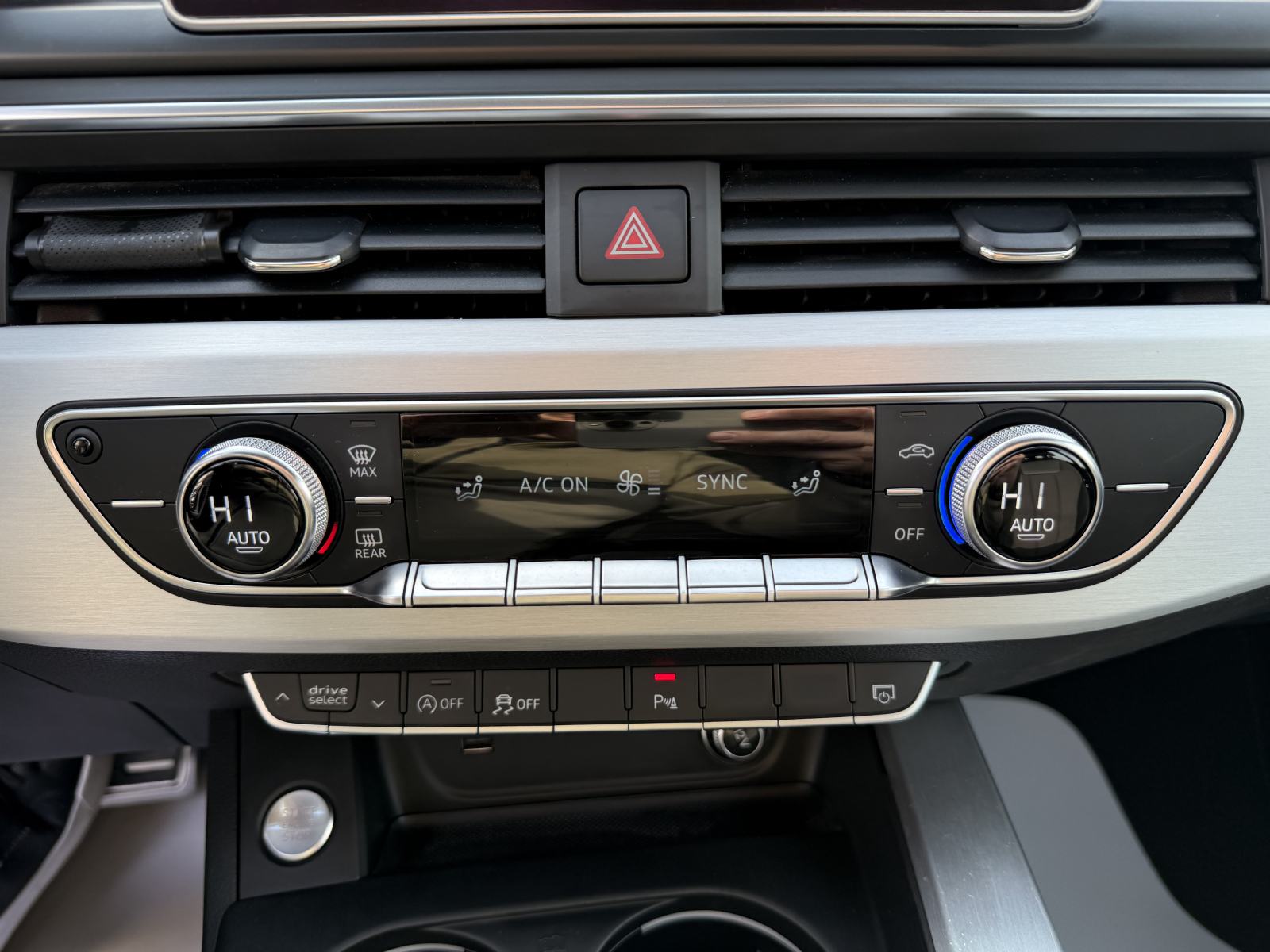 Audi A4 Avant 35 TDI S-Line,Navi,Matrix,Virtual,Kamera,VELIKI SERVIS!, fotografija 15