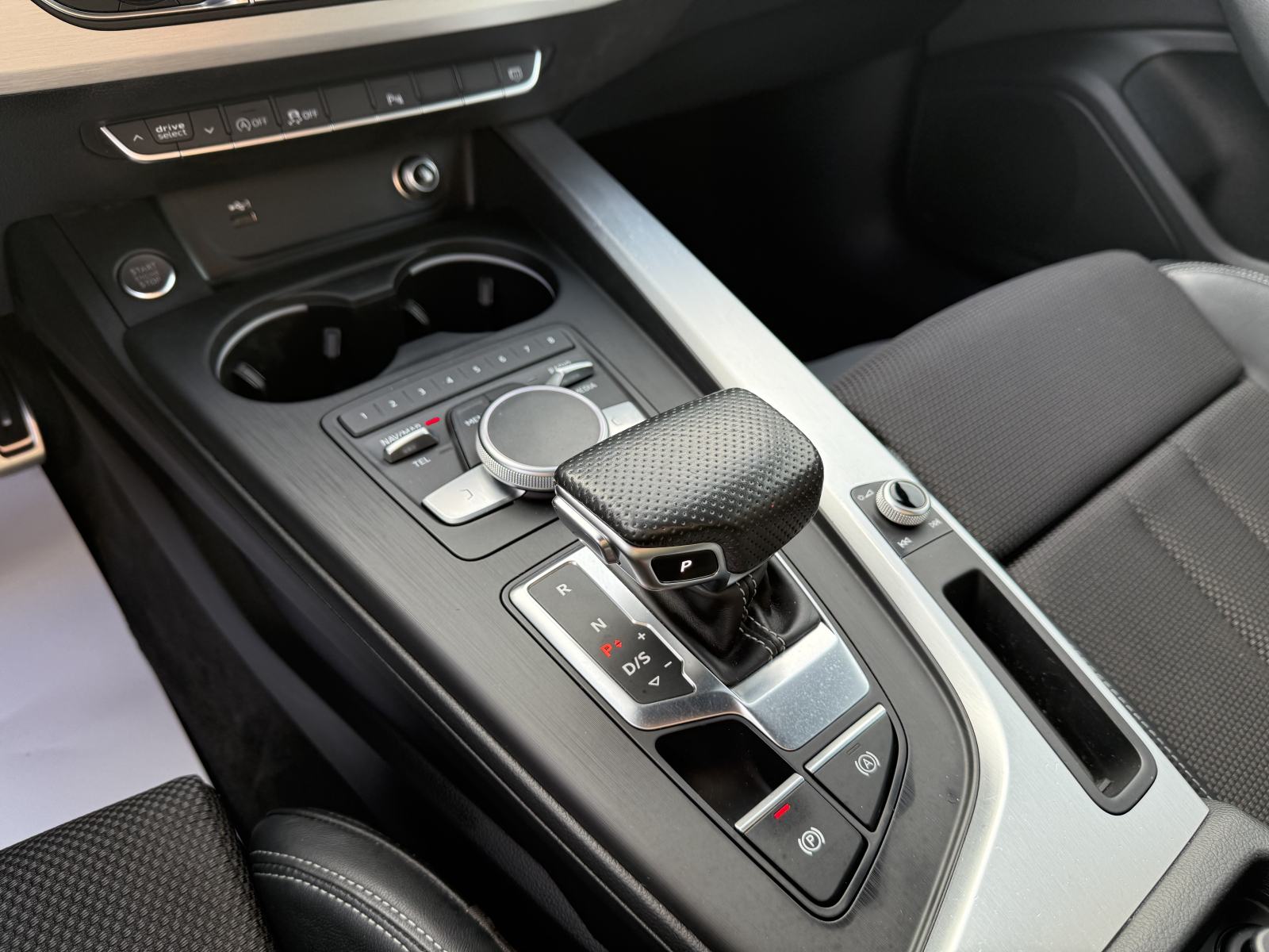 Audi A4 Avant 35 TDI S-Line,Navi,Matrix,Virtual,Kamera,VELIKI SERVIS!, fotografija 18