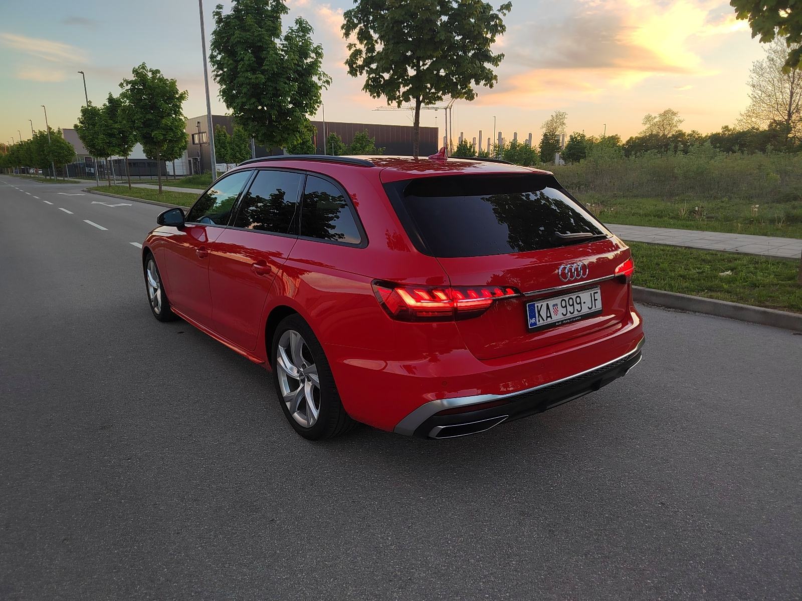 Audi A4 Avant 35 TDI S-tronic S-line, fotografija 3
