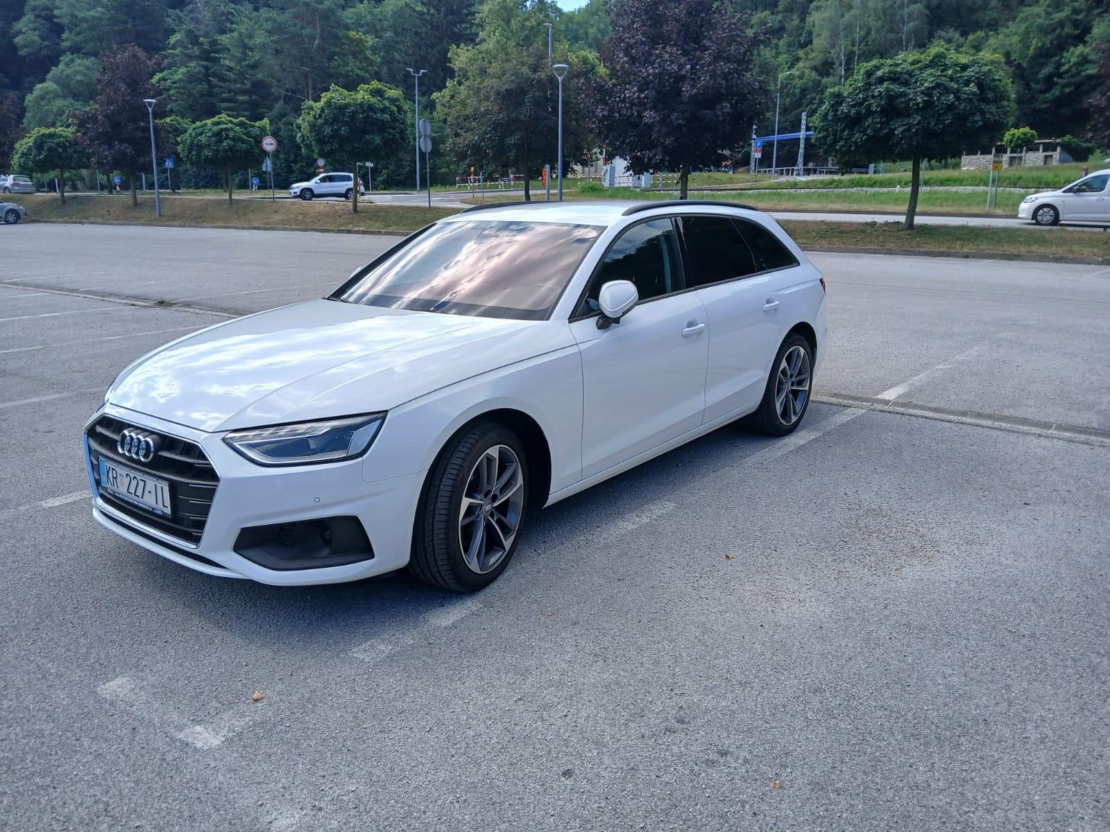 Audi A4 Avant 35 TDI, fotografija 12