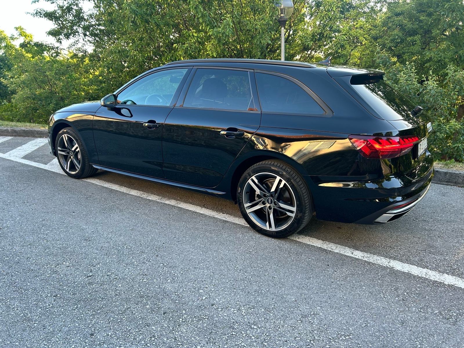 Audi A4 Avant 40 TDI automatik,matrix, radari ,kamera, fotografija 8