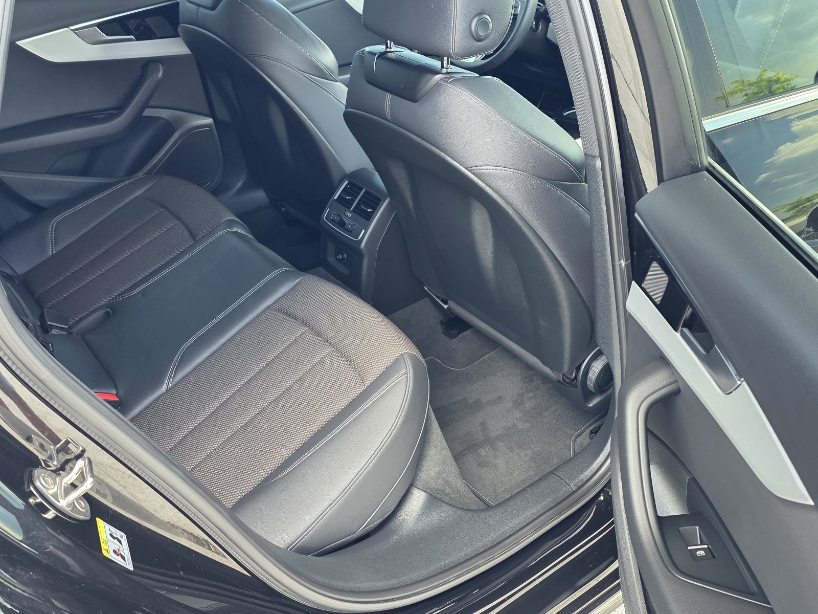 Audi A4 Avant 40 TDI QUATTRO,S LINE,S TRONIK,17 T.K.M, fotografija 10