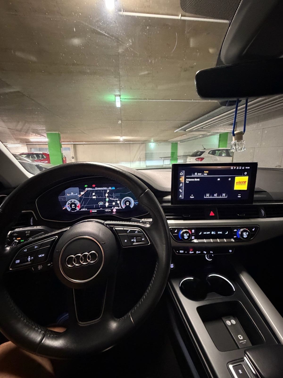 Audi A4 avant, 40TDI,360kamera,Matrix,CarPlay, fotografija 14