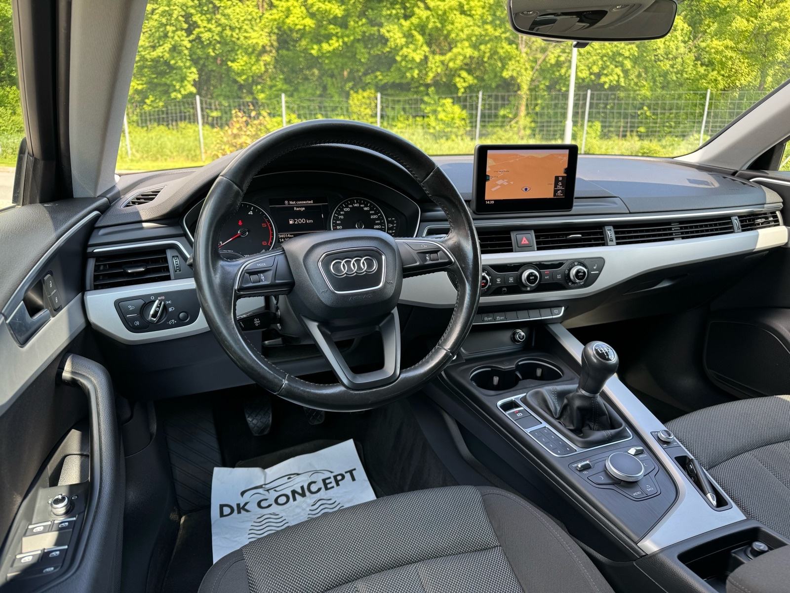 • AUDI A4 AVANT B9 • 2016 • BI-XENON/LED • VELIKI SERVIS •, fotografija 7