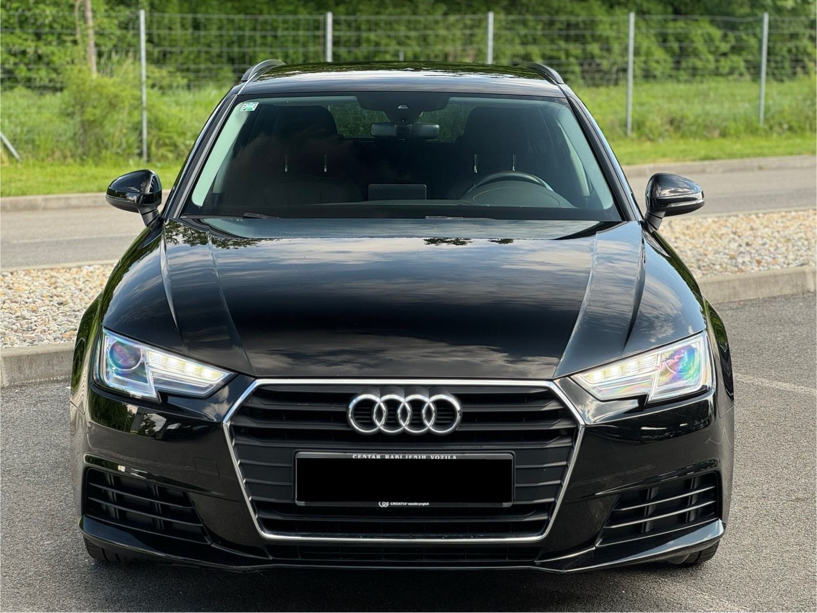 • AUDI A4 AVANT B9 • 2016 • BI-XENON/LED • VELIKI SERVIS •, fotografija 2
