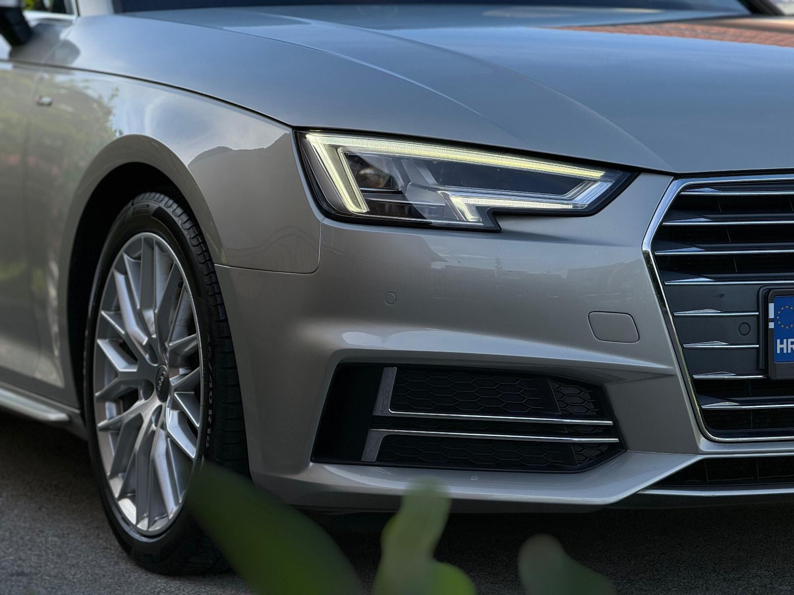 Audi A4 B8 2,0 TDI automatik 3xS-line, fotografija 2