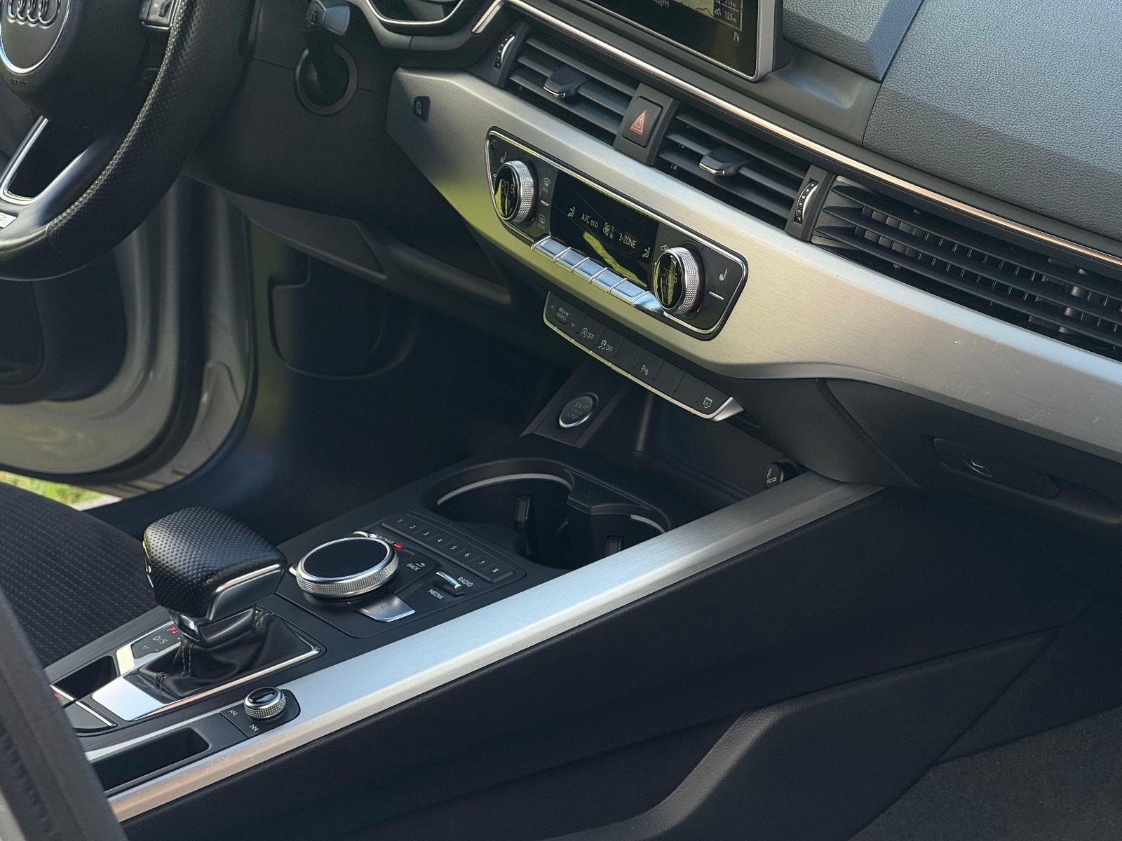 Audi A4 B8 2,0 TDI automatik 3xS-line, fotografija 7
