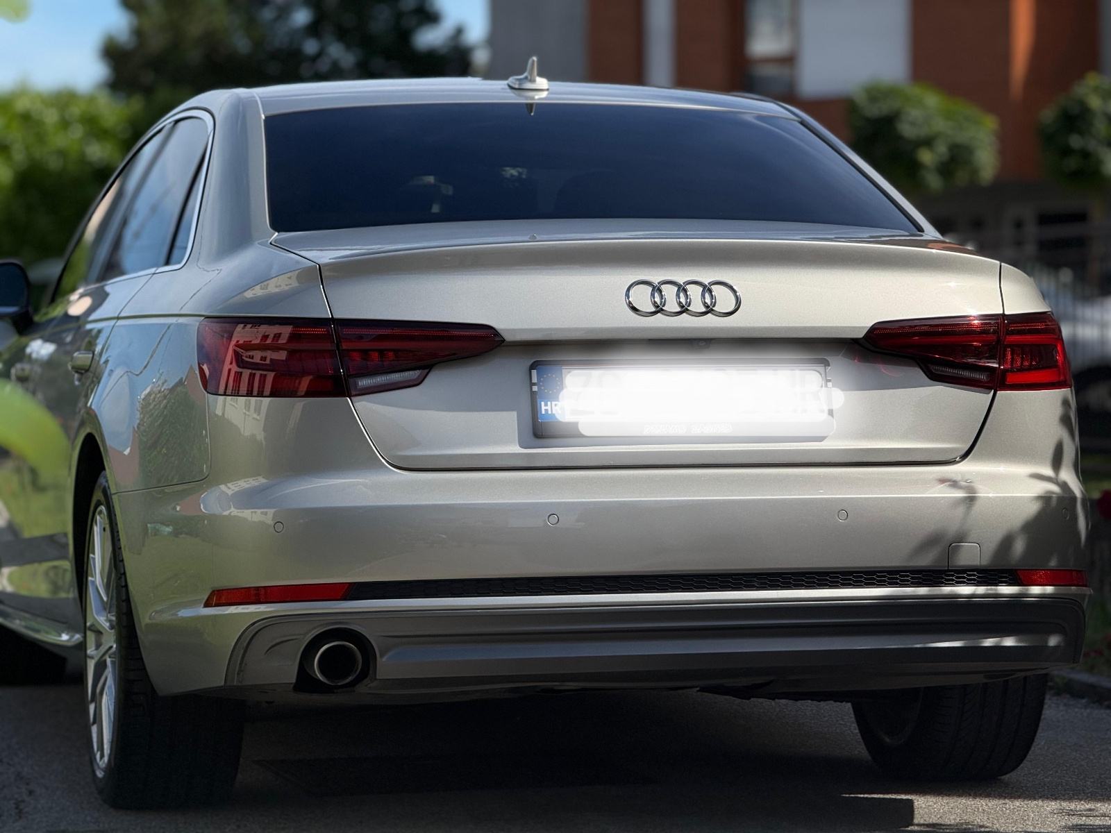 Audi A4 B8 2,0 TDI automatik 3xS-line, fotografija 12