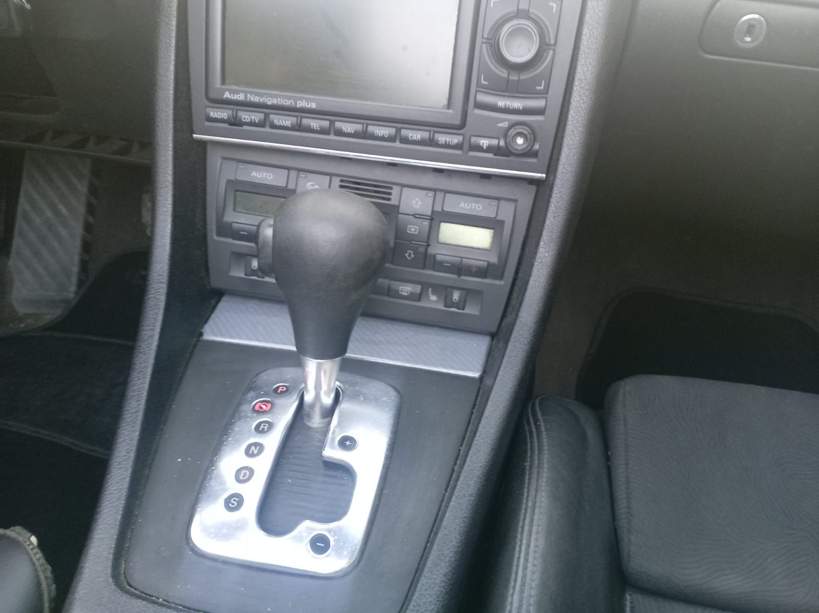 Audi A4 Cabrio 1,8 T automatik Reg5mj 2027, fotografija 10