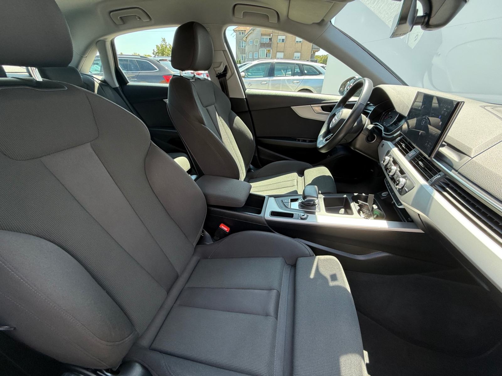 Audi A4 Limousine 30 TDI 136 S tronic Business Line, fotografija 14