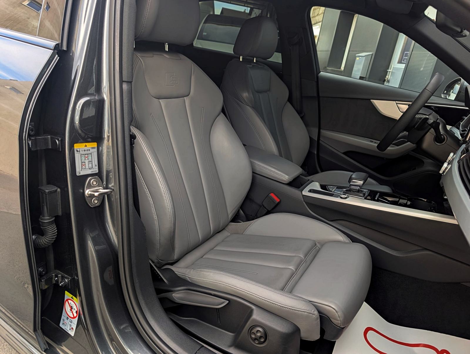 Audi A4 limuzina 35 TFSI S-Line, fotografija 13