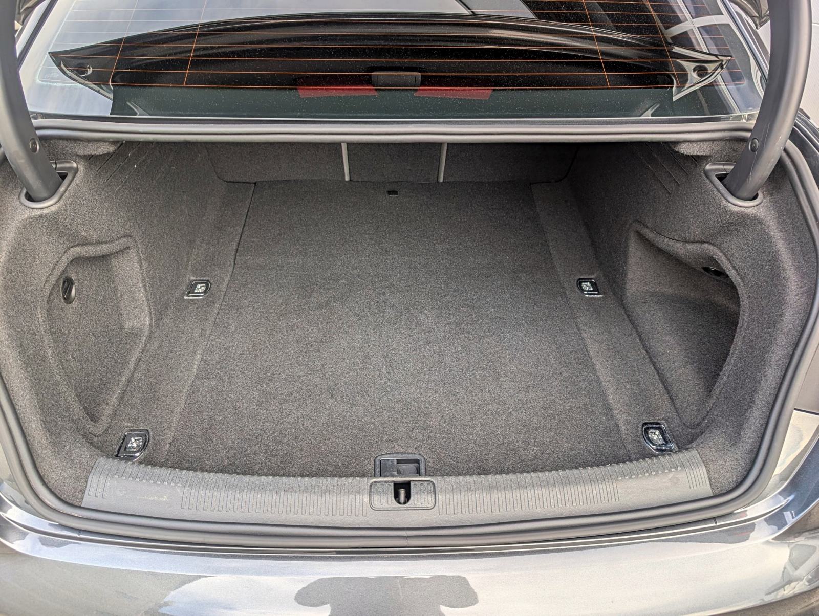 Audi A4 limuzina 35 TFSI S-Line, fotografija 15