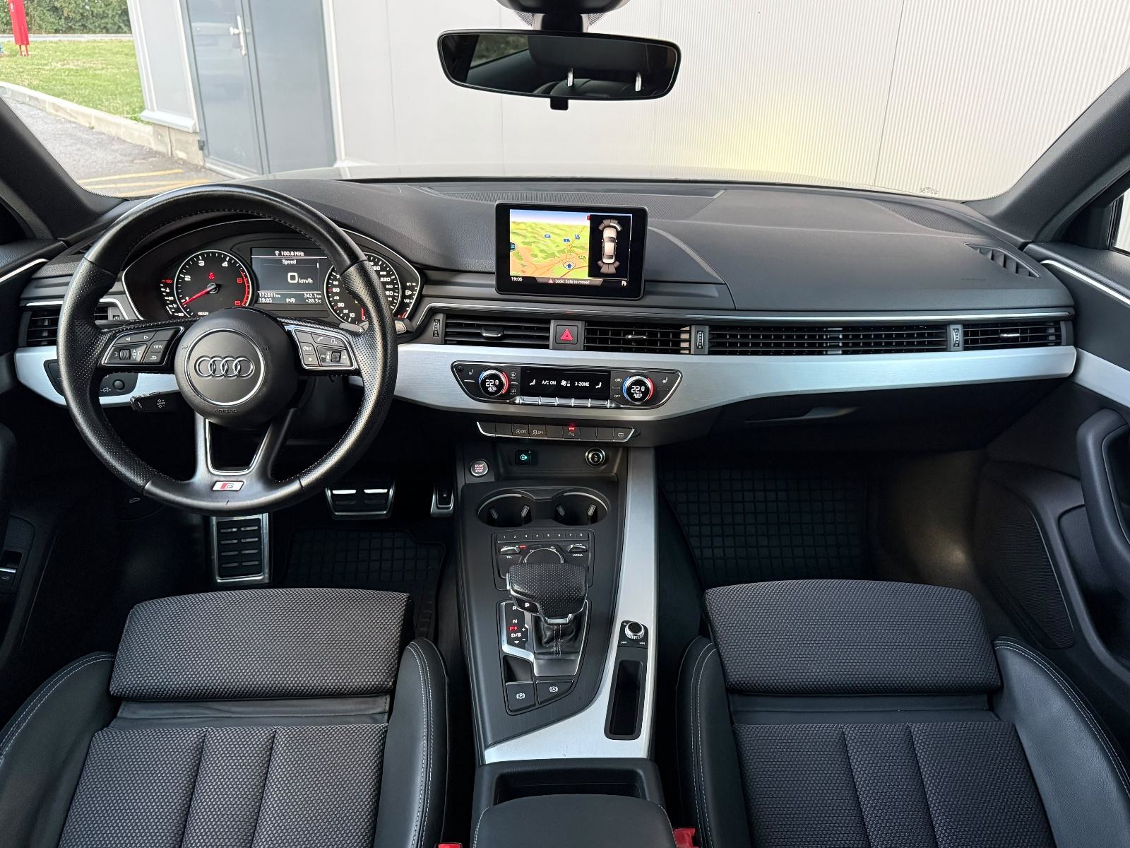 AUDI A4 35 TDI☆S LINE☆AUTOMATIK☆ALU 18☆LED☆AMBIENT LIGHT☆1.VL.☆HR AUTO, fotografija 12