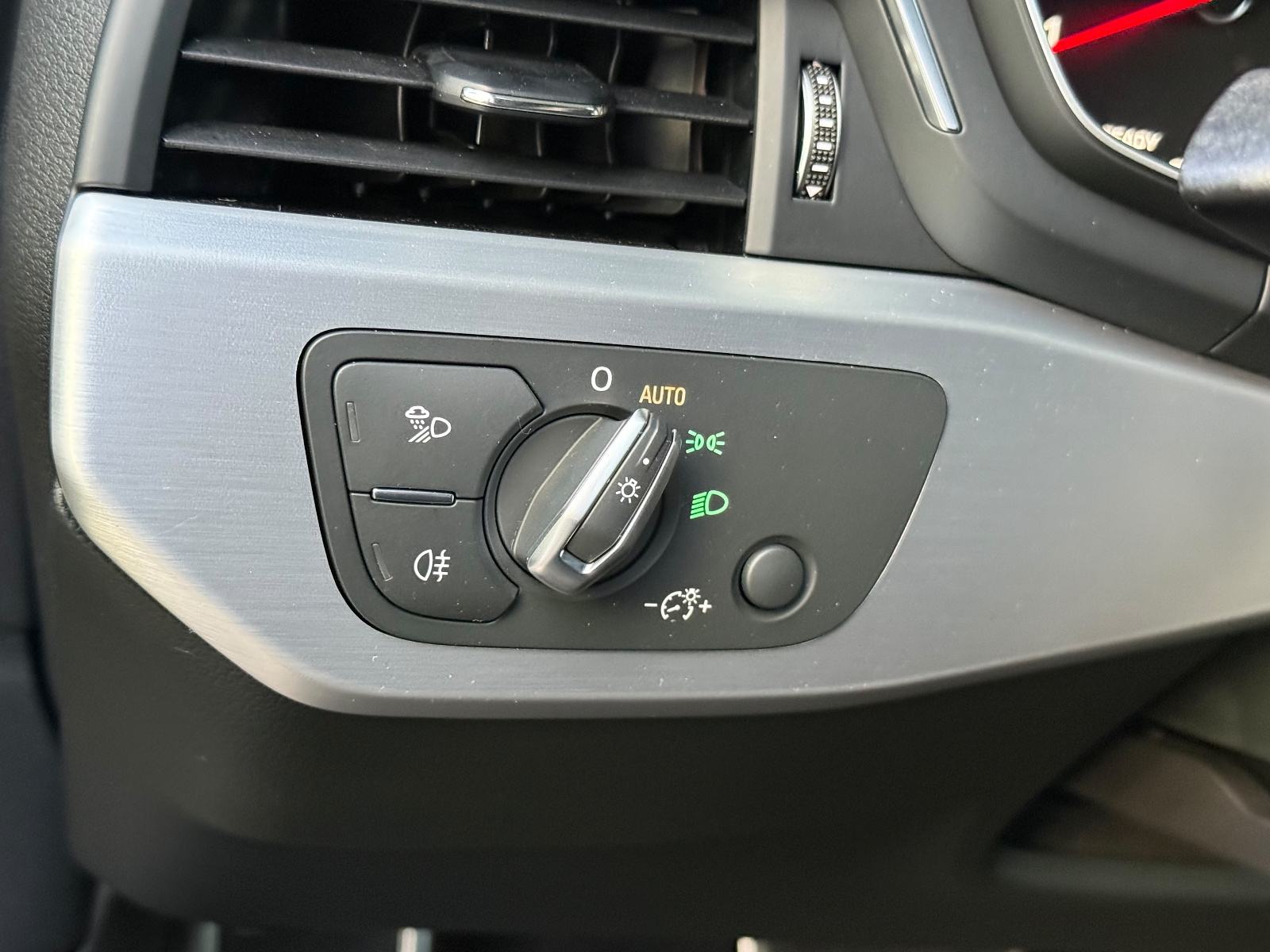 AUDI A4 35 TDI☆S LINE☆AUTOMATIK☆ALU 18☆LED☆AMBIENT LIGHT☆1.VL.☆HR AUTO, fotografija 20