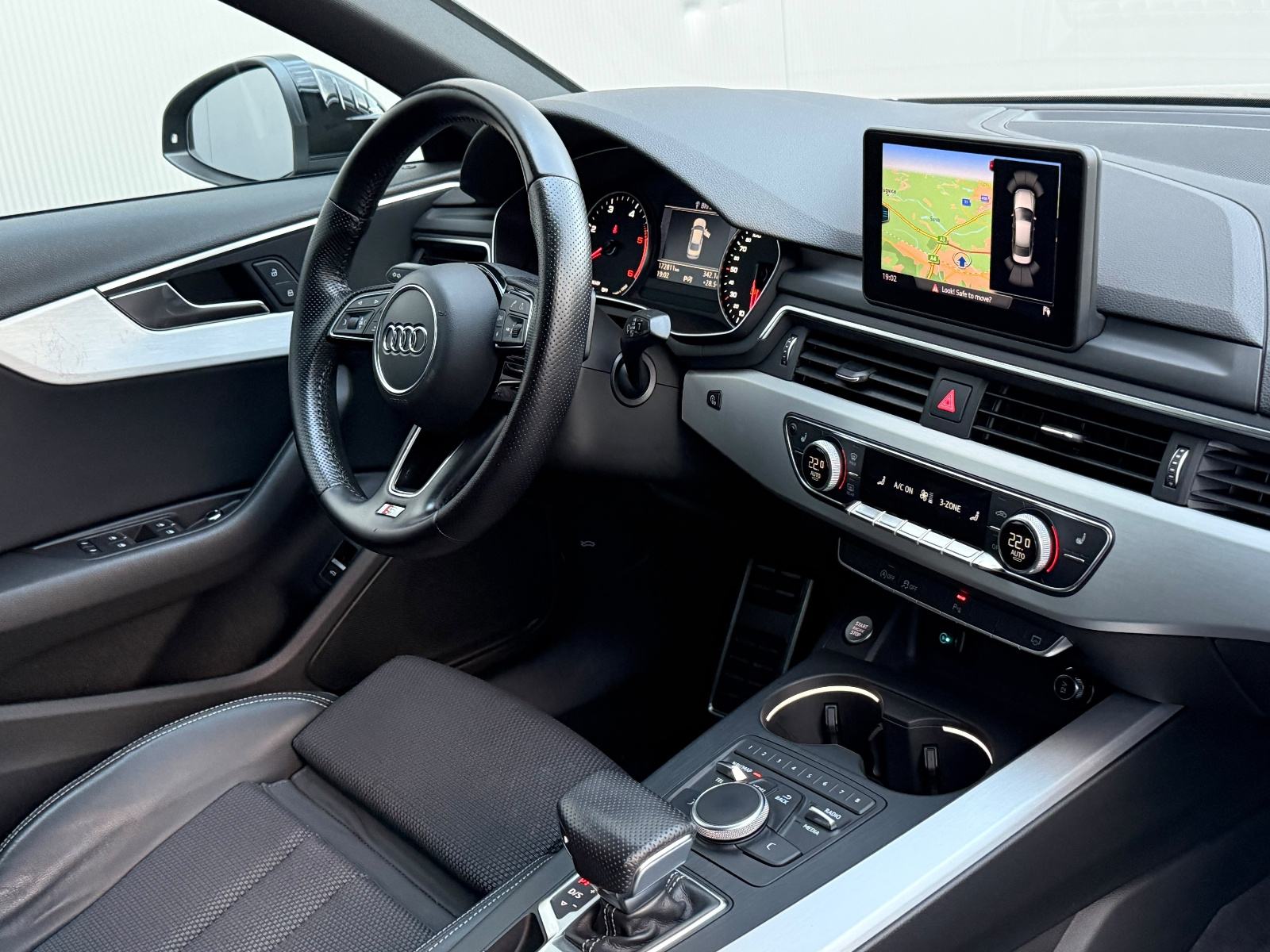 AUDI A4 35 TDI☆S LINE☆AUTOMATIK☆ALU 18☆LED☆AMBIENT LIGHT☆1.VL.☆HR AUTO, fotografija 16