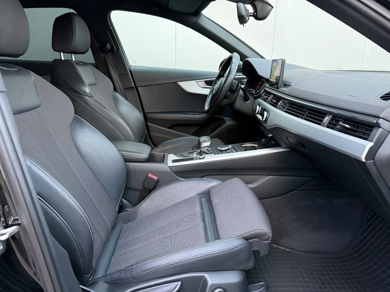 AUDI A4 35 TDI☆S LINE☆AUTOMATIK☆ALU 18☆LED☆AMBIENT LIGHT☆1.VL.☆HR AUTO, fotografija 14