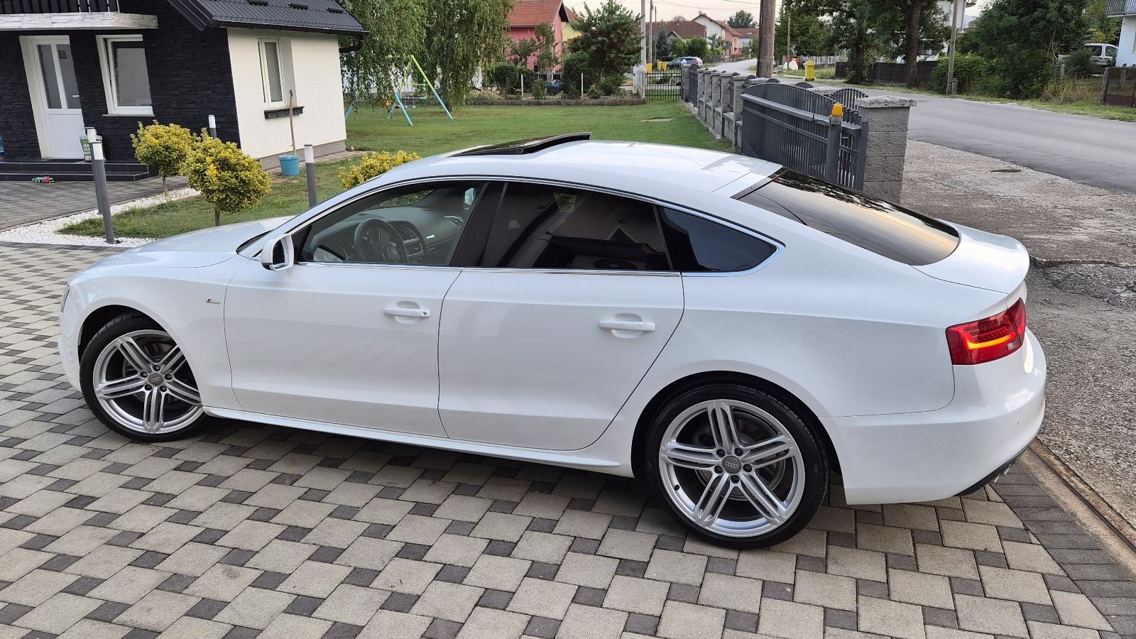 Audi A5 Sportback 2,0 TDI automatik S-line - 1.VLASNIK - NIJE UVOZ -, fotografija 3