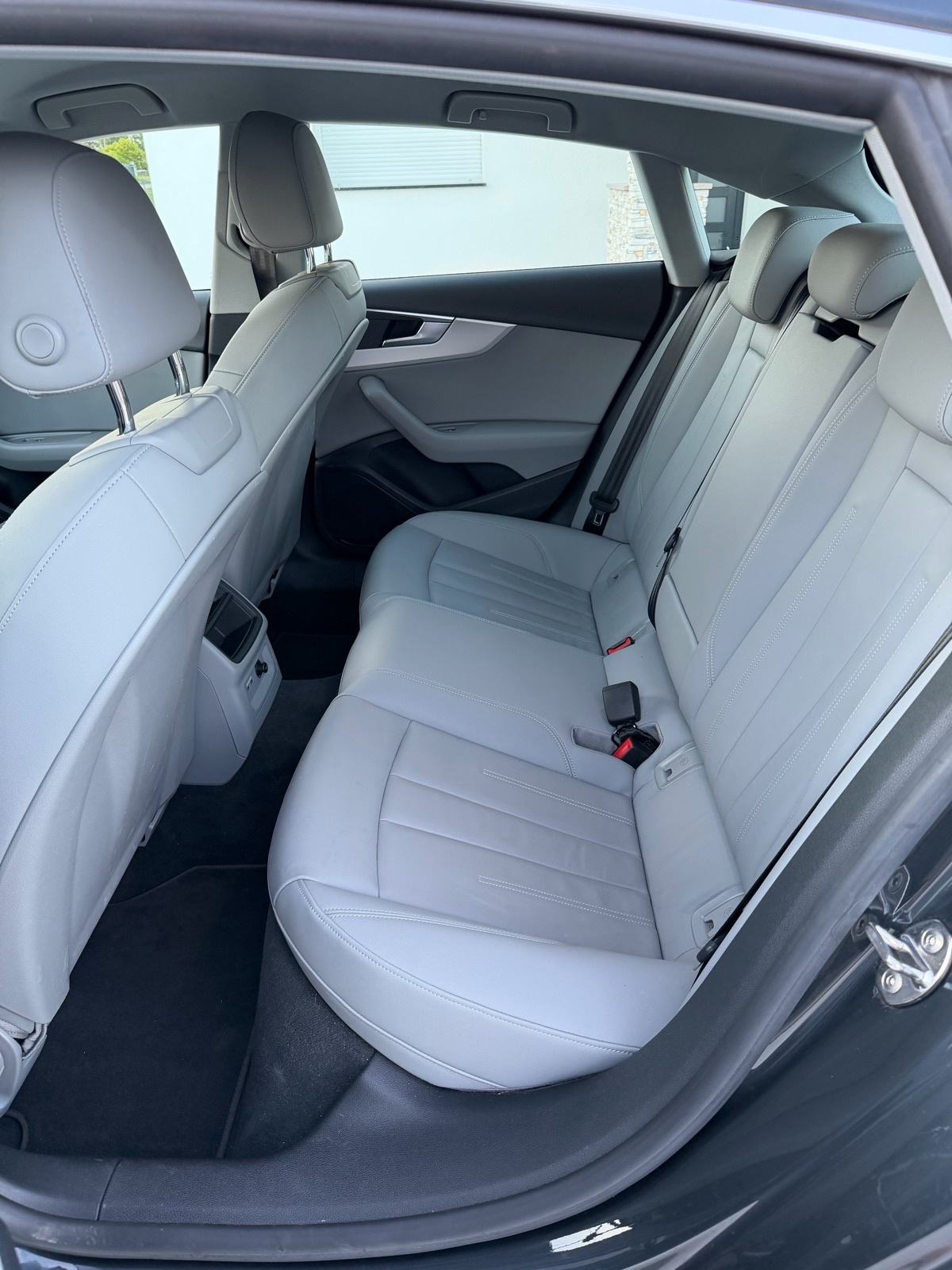 Audi A5 SPORTBACK 35 TDI 2021. god, fotografija 9