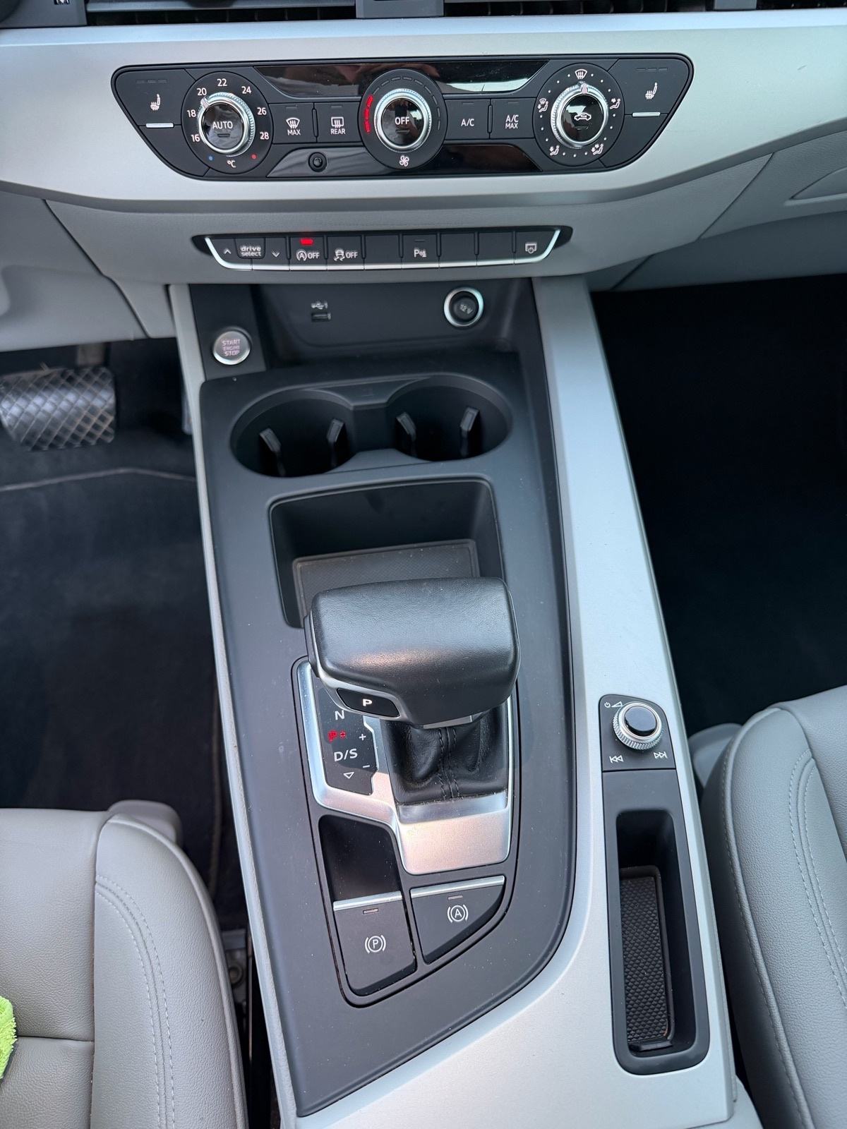 Audi A5 SPORTBACK 35 TDI 2021. god, fotografija 13