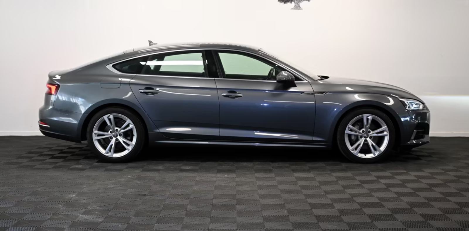 Audi A5 Sportback 40 TDI - VIRTUAL COCKPIT, KEYLESS, 3 ZONSKA KLIMA, fotografija 4
