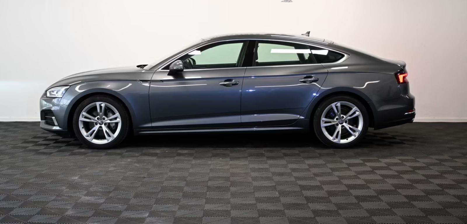 Audi A5 Sportback 40 TDI - VIRTUAL COCKPIT, KEYLESS, 3 ZONSKA KLIMA, fotografija 5