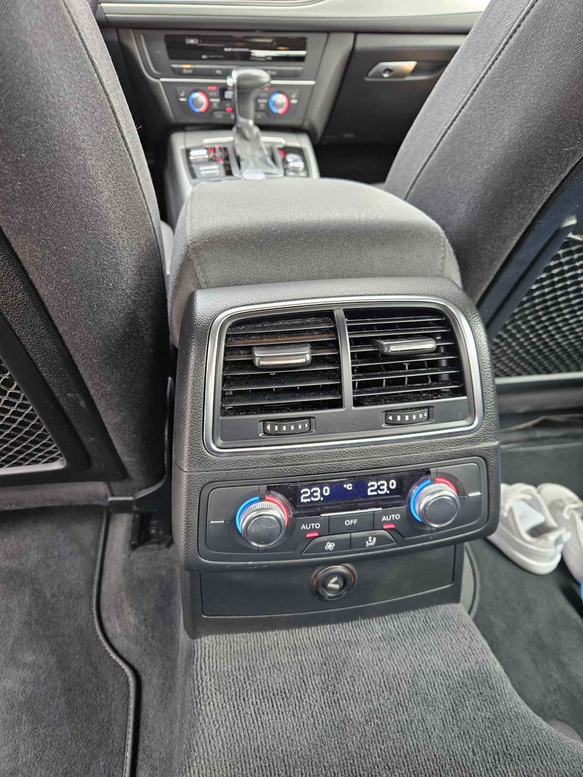 Audi A6 2,0 TDI * 140 kw * S-line * Reg godinu dana, fotografija 13