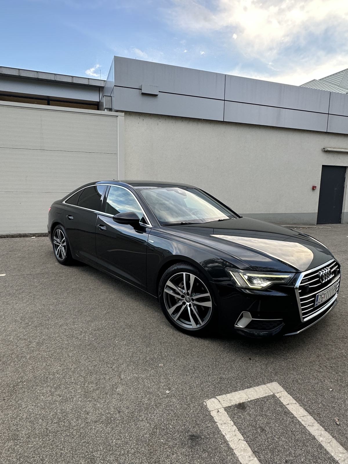 Audi A6 40 TDI S-line Quattro, servisna, fotografija 3