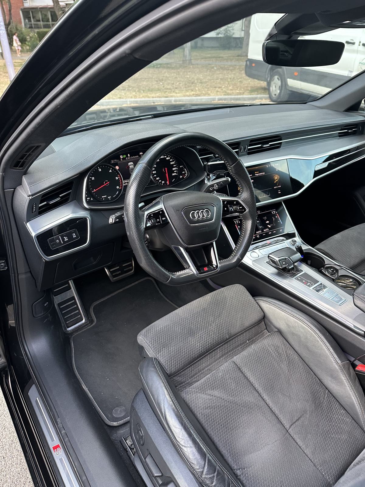 Audi A6 40 TDI S-line Quattro, servisna, fotografija 8