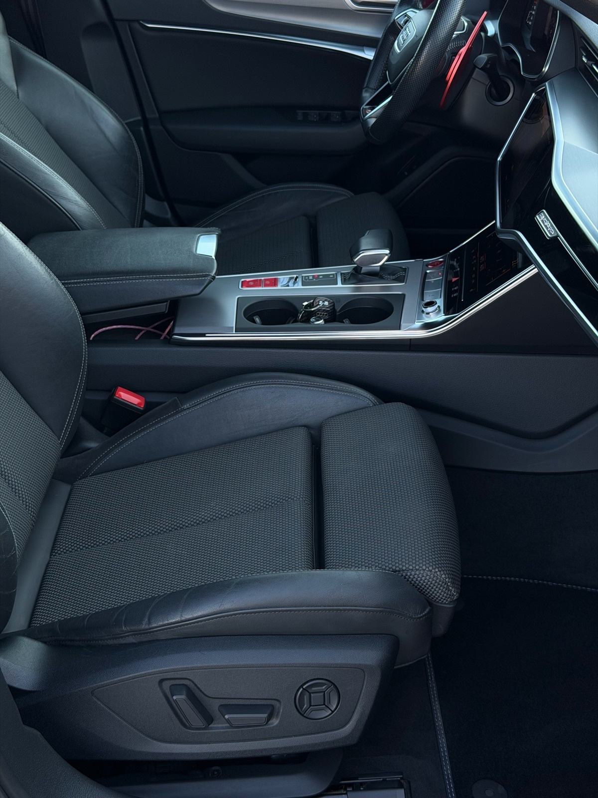 Audi A6 40 TDI QUATTRO S-line 2020 god, fotografija 14