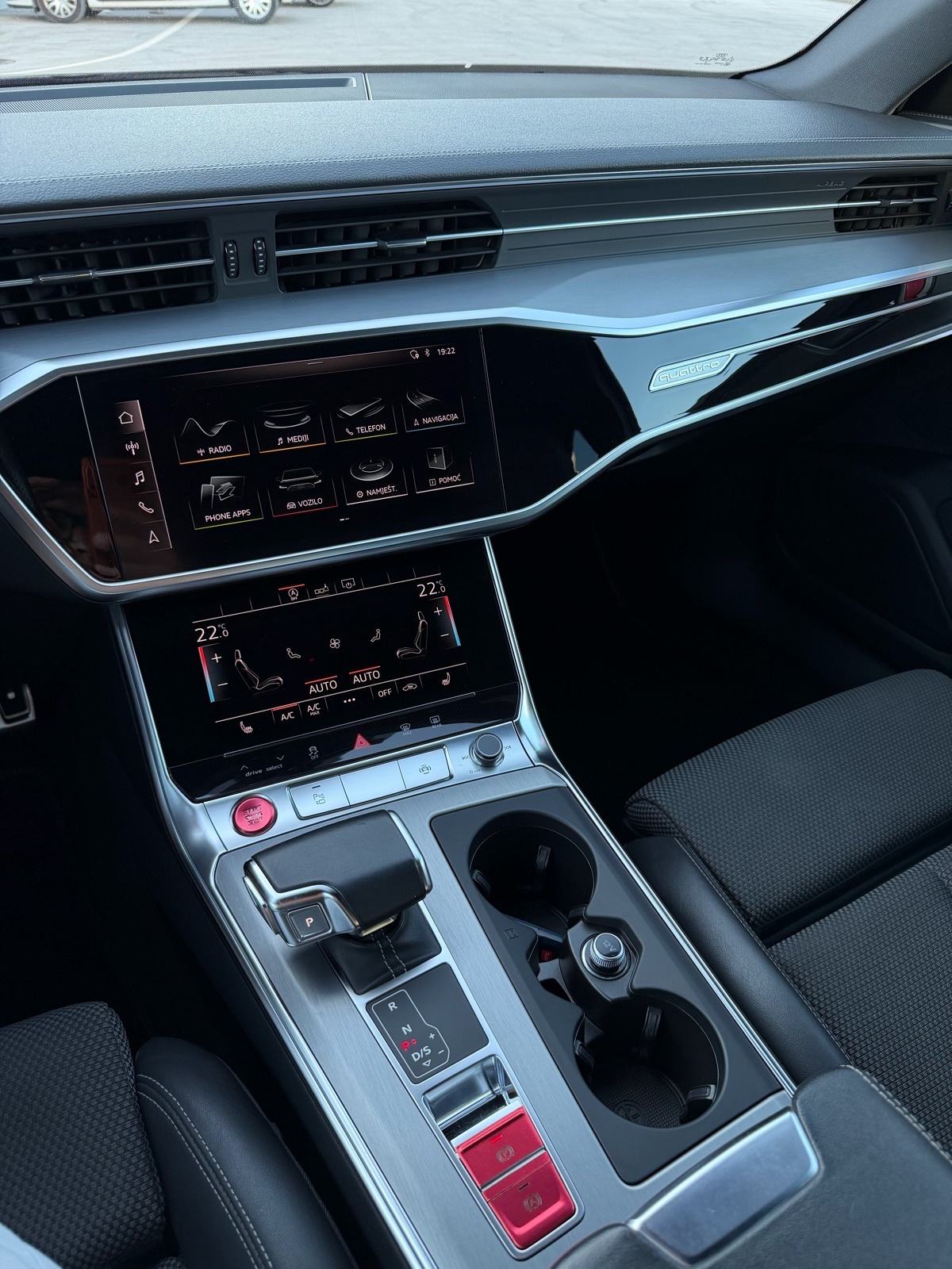 Audi A6 40 TDI QUATTRO S-line 2020 god, fotografija 18