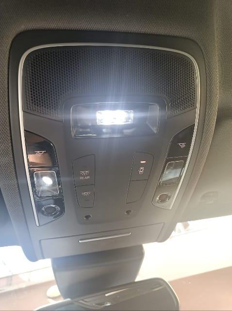Audi A6 Avant 2,0 TDI / S LINE / MATRIX / REG. DO 07/2027 / NOVE GUME, fotografija 18