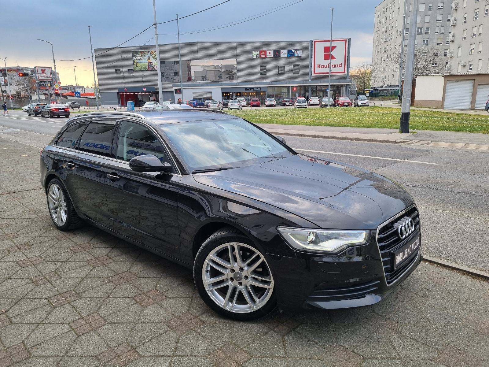AUDI A6 2,0 TDI-1 VL-XENON-NAVIGACIJA-KAMERA-SERVISNA KNJIGA+RAČUNI, fotografija 4