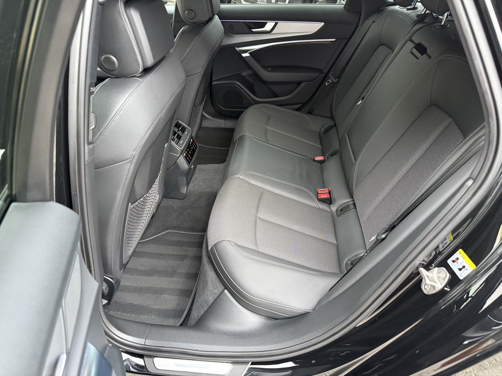 AUDI A6 AVANT 40 TDI QUATTRO 2022. God ** S-Line ** HD MATRIX - PDV !, fotografija 17