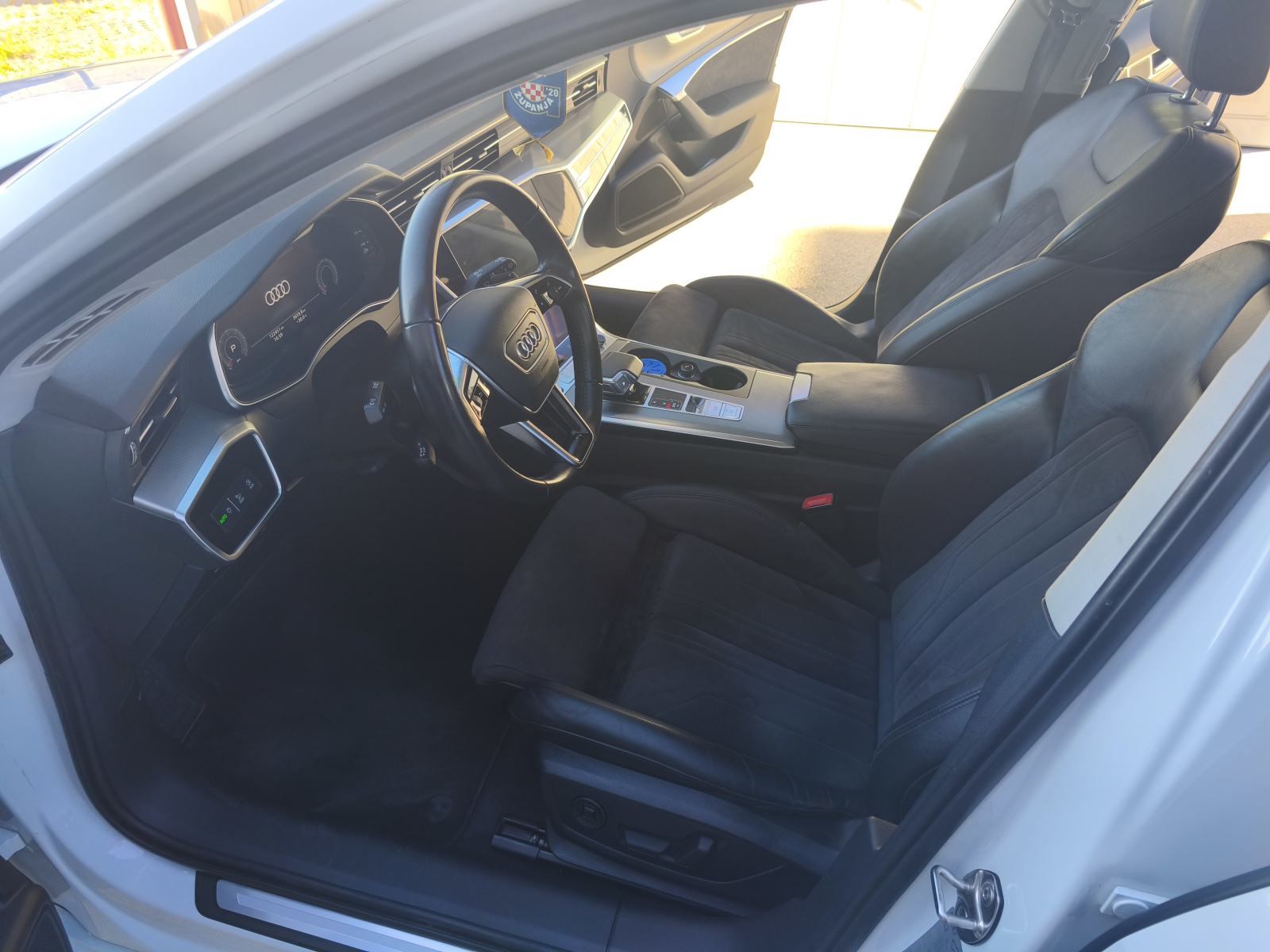 Audi A6 Avant 40 TDI, fotografija 12