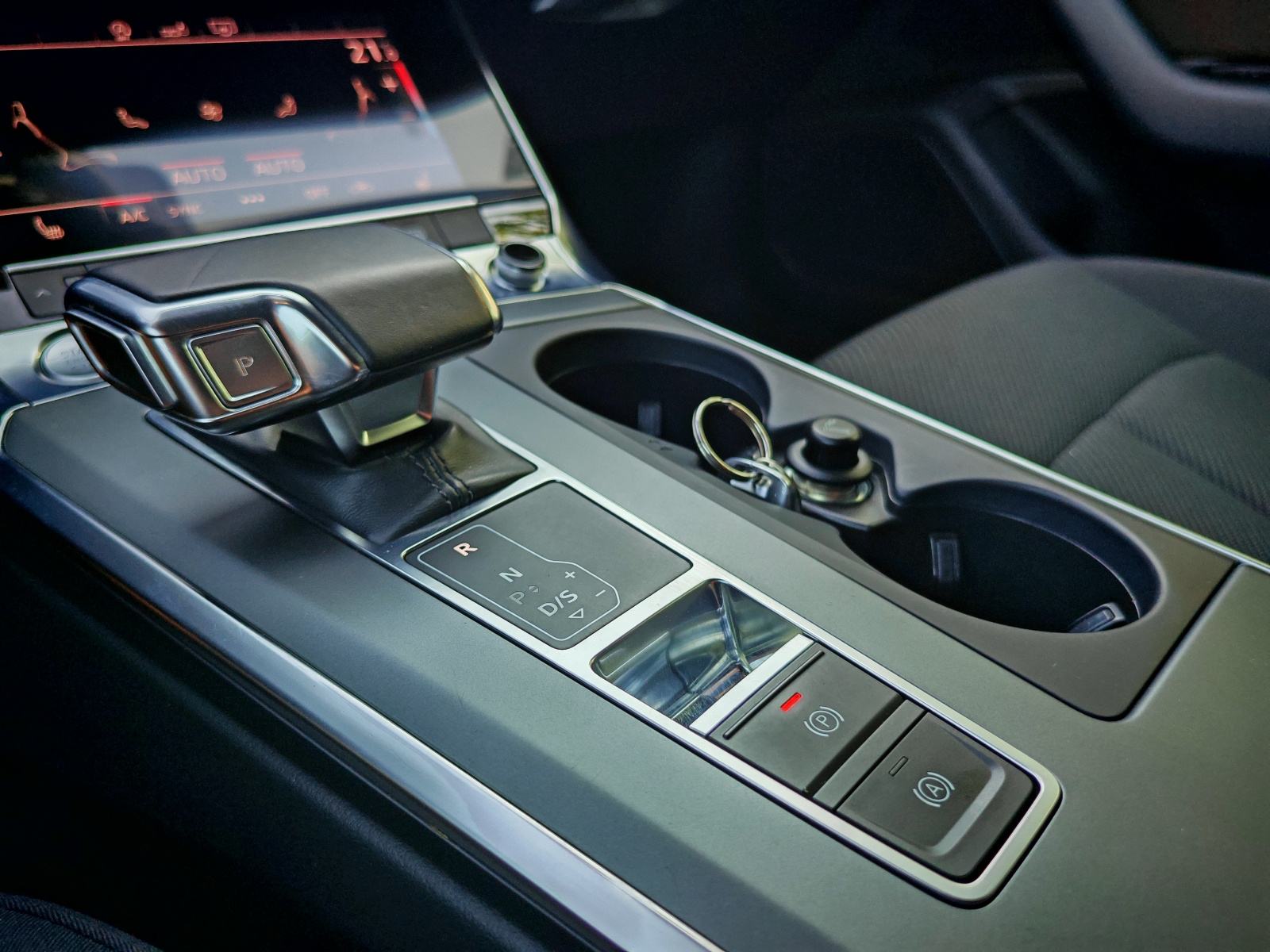Audi A6 Avant 40 TDI S-Tronic *reg.03/2027*, fotografija 18