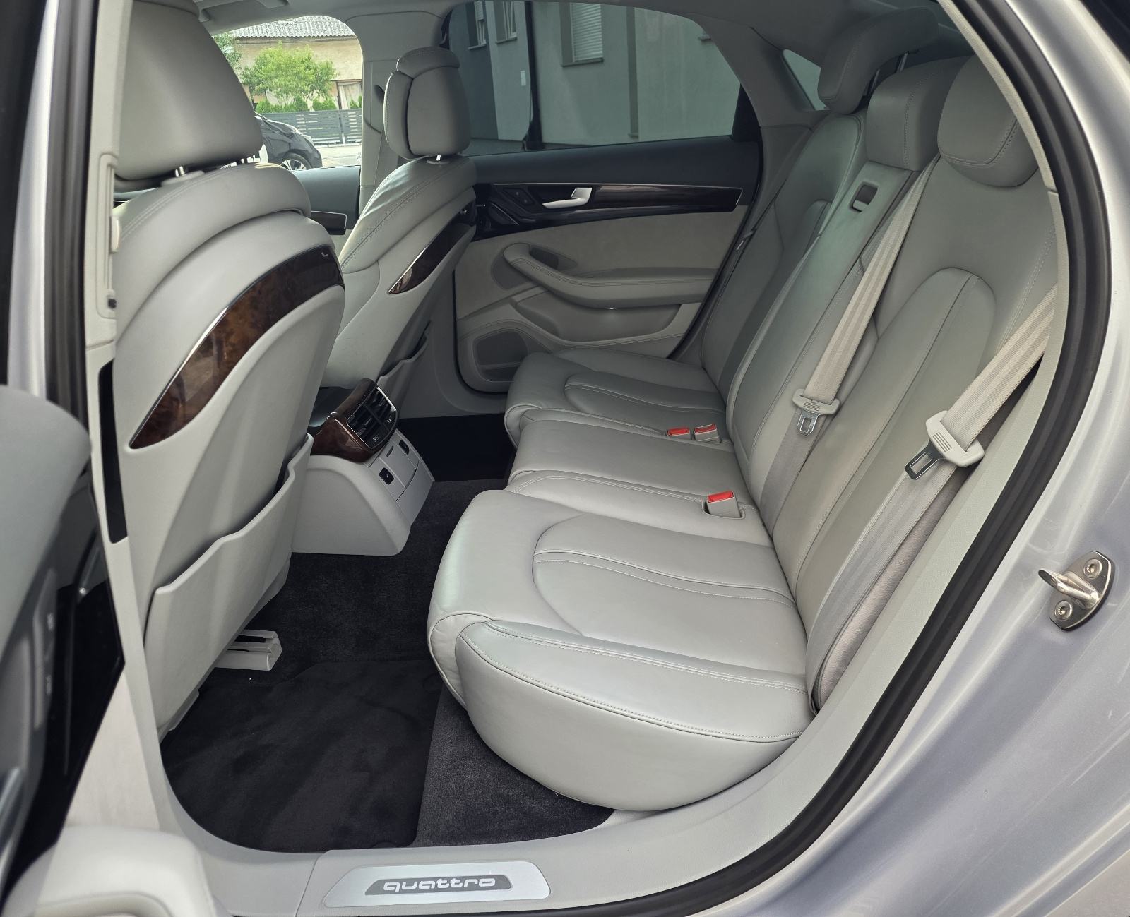 Audi A8 3,0 TDI * EXCLUSIVE * REDIZAJN *RADAR * KAMERE 360 *, fotografija 15