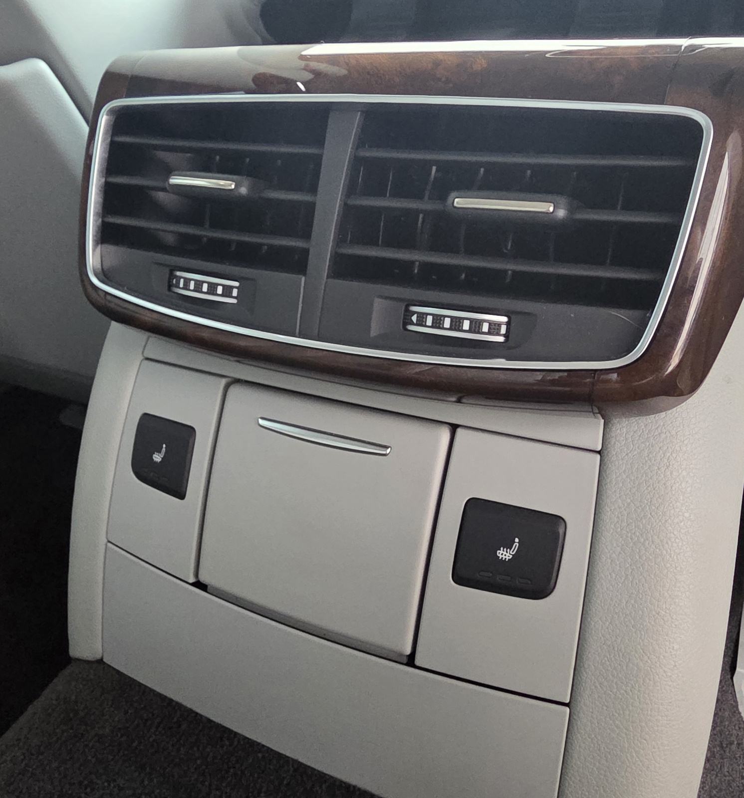 Audi A8 3,0 TDI * EXCLUSIVE * REDIZAJN *RADAR * KAMERE 360 *, fotografija 17