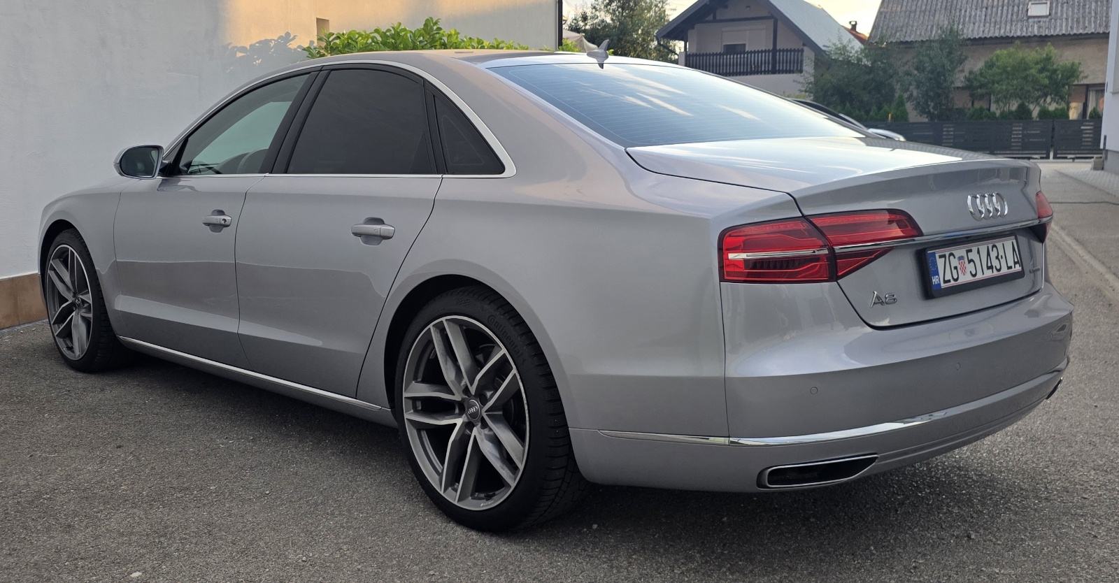 Audi A8 3,0 TDI * EXCLUSIVE * REDIZAJN *RADAR * KAMERE 360 *, fotografija 4