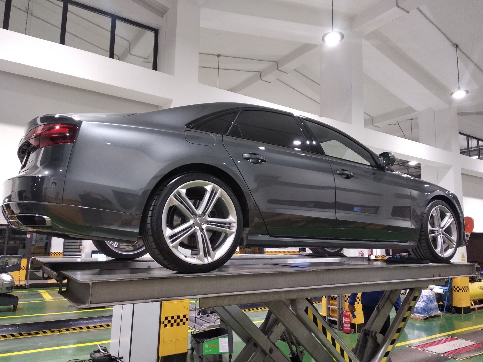 Audi A8, Sport Edition, S8-optic, fotografija 11