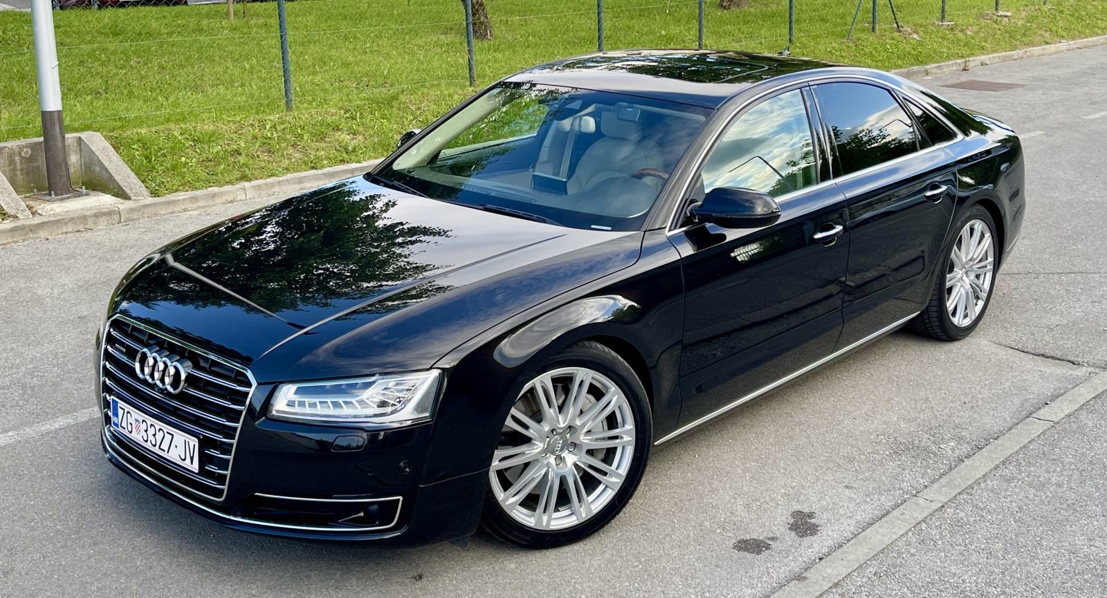 Audi A8 4.0 TFSI Quattro V8 Biturbo | 435 KS, fotografija 1