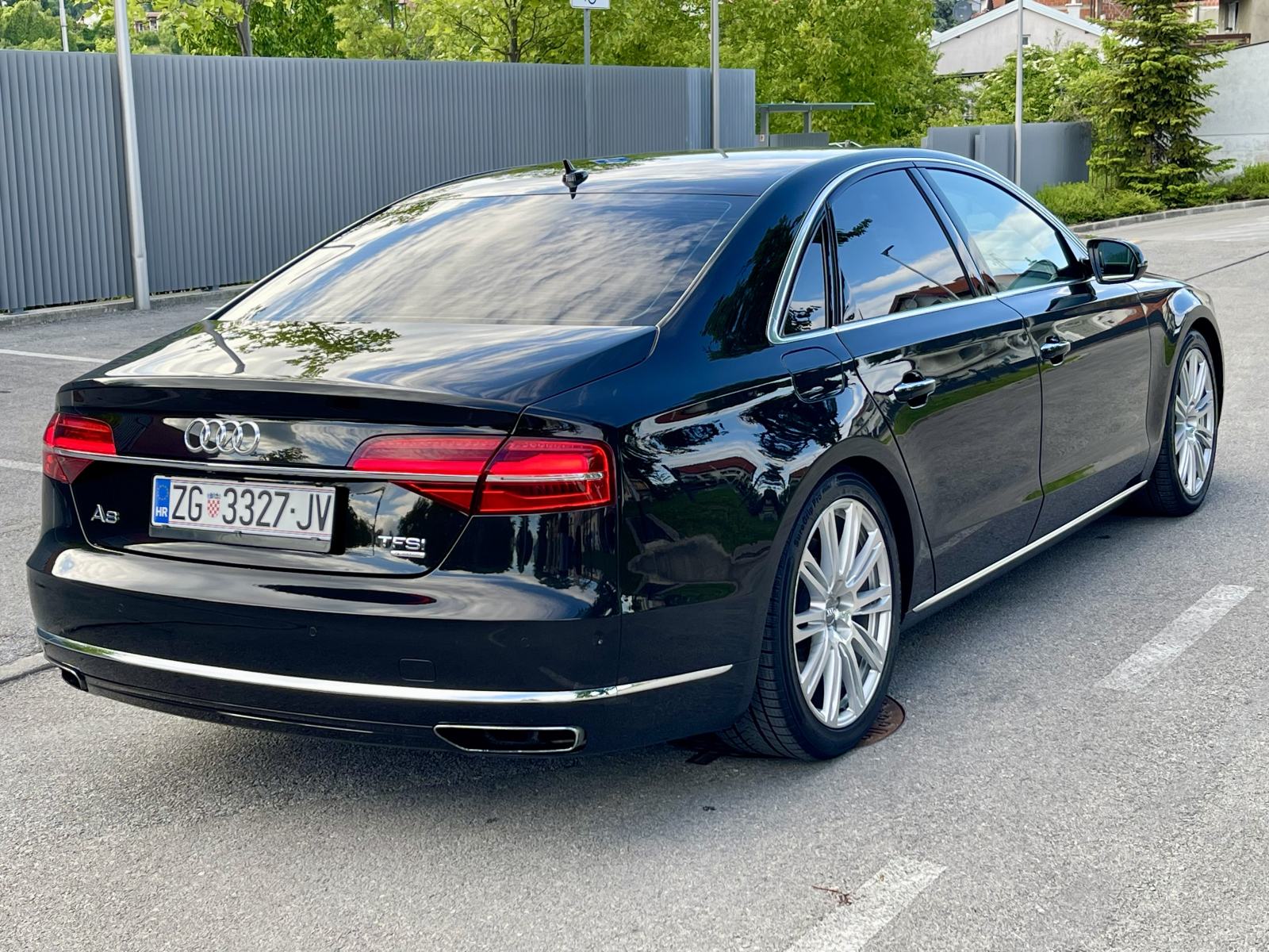 Audi A8 4.0 TFSI Quattro V8 Biturbo | 435 KS, fotografija 3