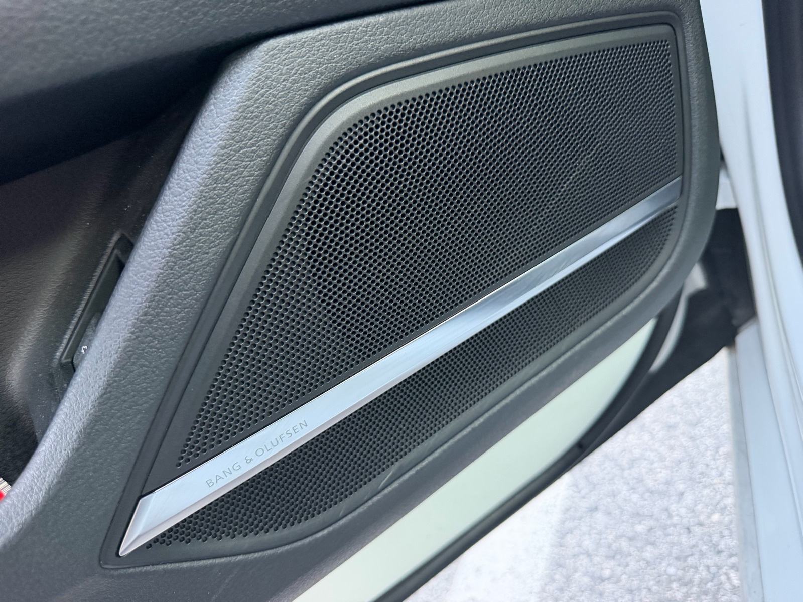 Audi A8 5,0 TDI Pano, Black optic, Sline, Laser, B&O, 2 seta kotaca, fotografija 17