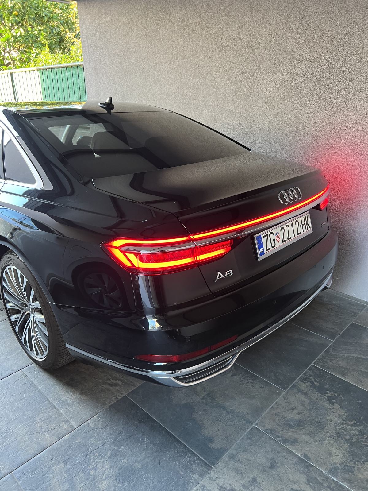 Audi A8 50 TDI quattro, fotografija 3